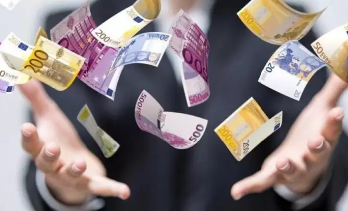 Ψάχνει τη φόρμουλα η Βουλή για να λύσει το θέμα των πολλαπλών συντάξεων