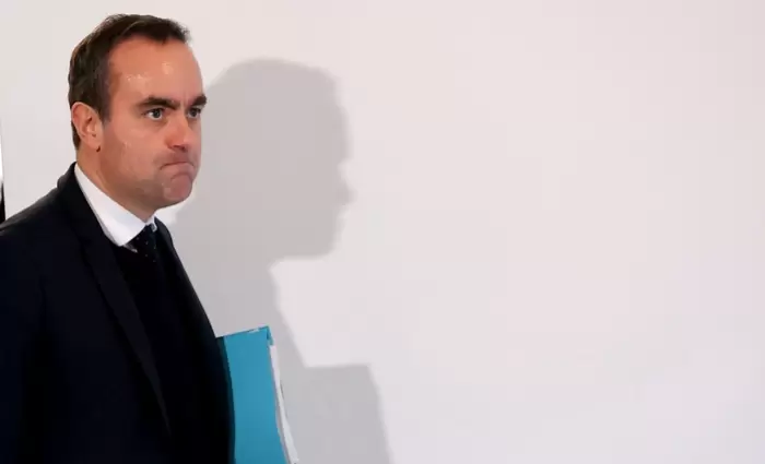 Γαλλία: Κοντά στην έγκριση του προϋπολογισμού μετά την αποτυχία των προτάσεων μομφής κατά Λεκρονί