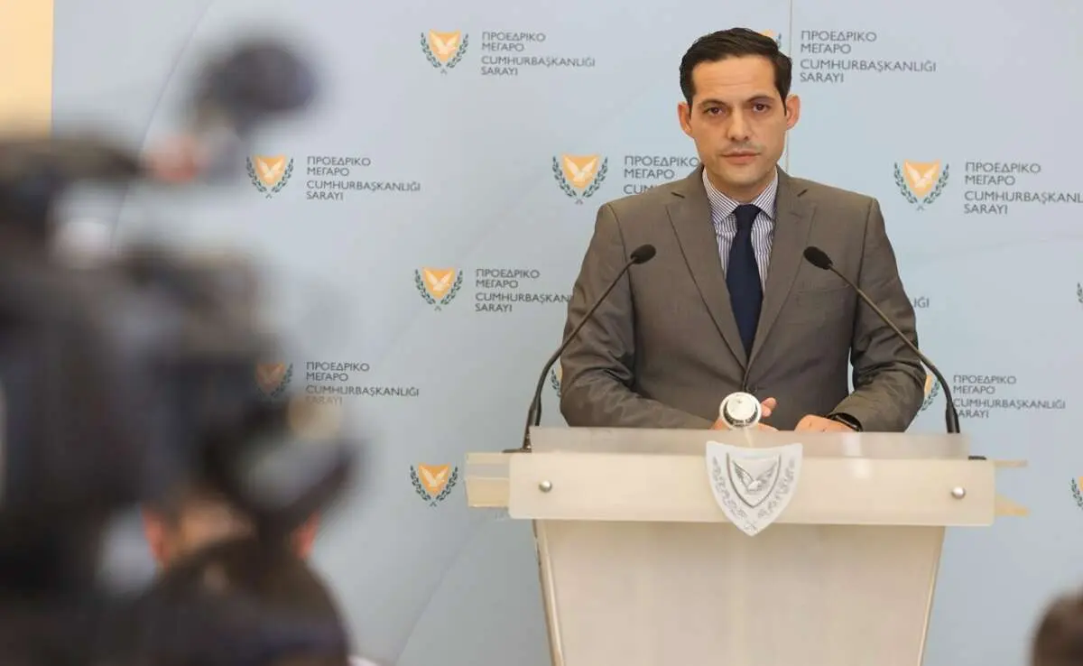 «Η αύξηση κενών θέσεων εργασίας επιβεβαιώνει τη δυναμική της οικονομίας»