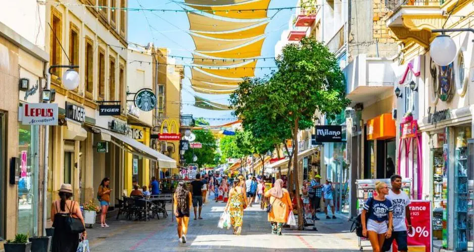 Κορυφώνονται οι πασχαλινές αγορές - Το ωράριο των καταστημάτων