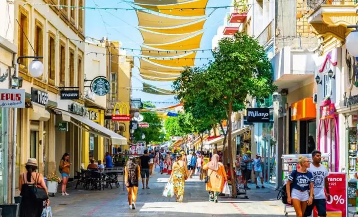 Κορυφώνονται οι πασχαλινές αγορές - Το ωράριο των καταστημάτων