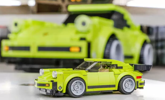 H LEGO λανσάρει την δική της Porsce