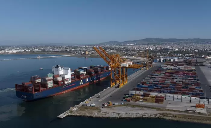 Λιμάνι Θεσσαλονίκης: Έσπασε το ρεκόρ του μεγαλύτερου containership