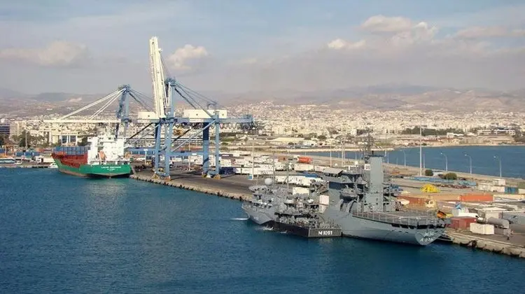 Λιμάνι Λάρνακας: Συνεχίζεται επ' αόριστον η απεργία - Φρένο ζητούν ΚΕΒΕ και ΟΕΒ