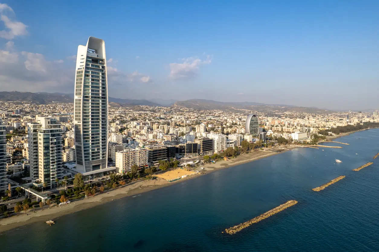 Χρειάζεται συντονισμός η εισροή κεφαλαίων από Ισραήλ και Ουκρανία