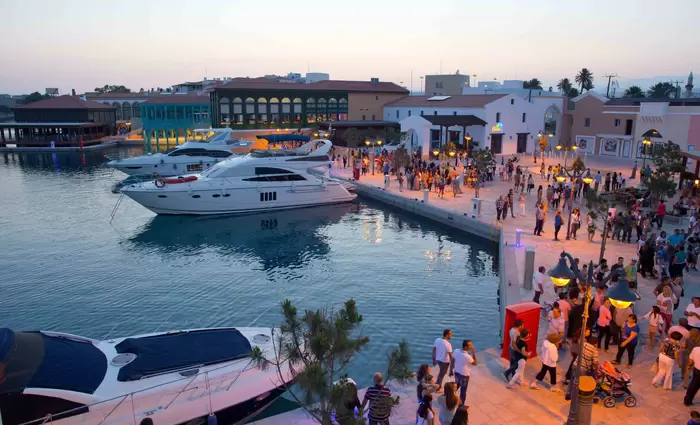 Times: Έντονη παρουσία Ρώσων στην Κύπρο