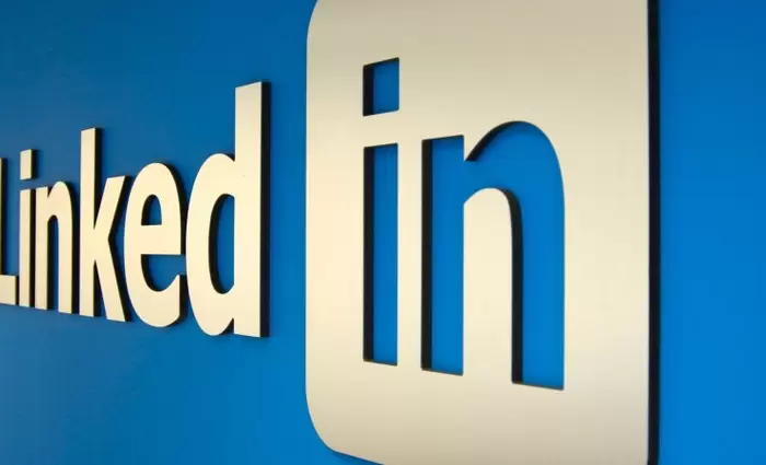 Το LinkedIn μπορεί να λύσει τα χέρα σε στελέχη επιχειρήσεων