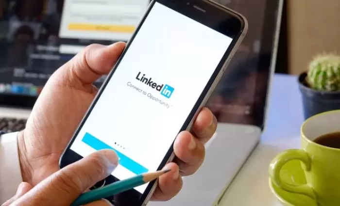 'Ανοιγμα του LinkedIn προς τις ΜΜΕ και τους ελεύθερους επαγγελματίες