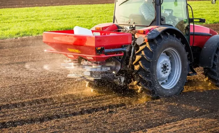 Πώς η Ρωσία επιδιώκει να αυξήσει (κι άλλο) τις τιμές στα λιπάσματα