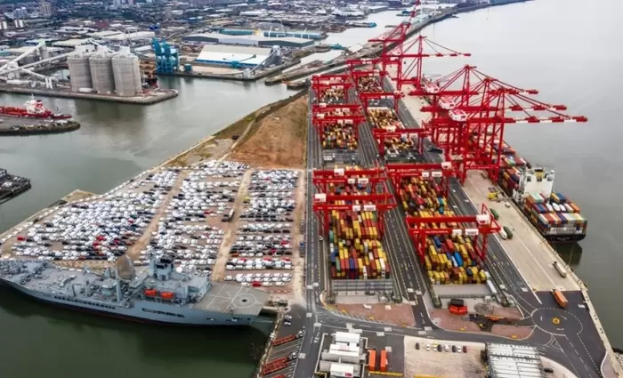 Σχέδια για μαζικές απολύσεις στο λιμάνι του Λίβερπουλ
