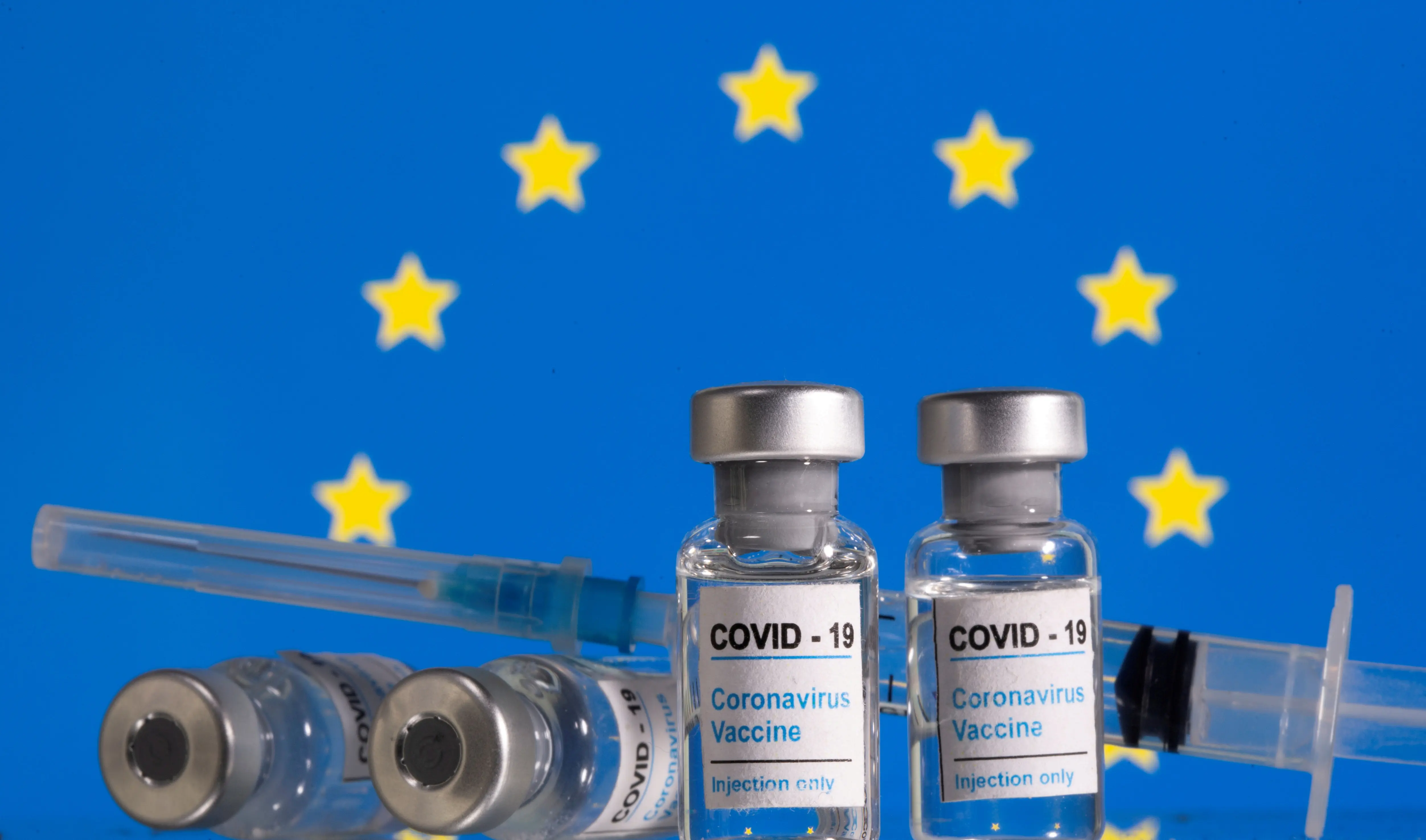 Η Ευρώπη παρατείνει τον έλεγχο εξαγωγών εμβολίων κατά του κορωνοϊού