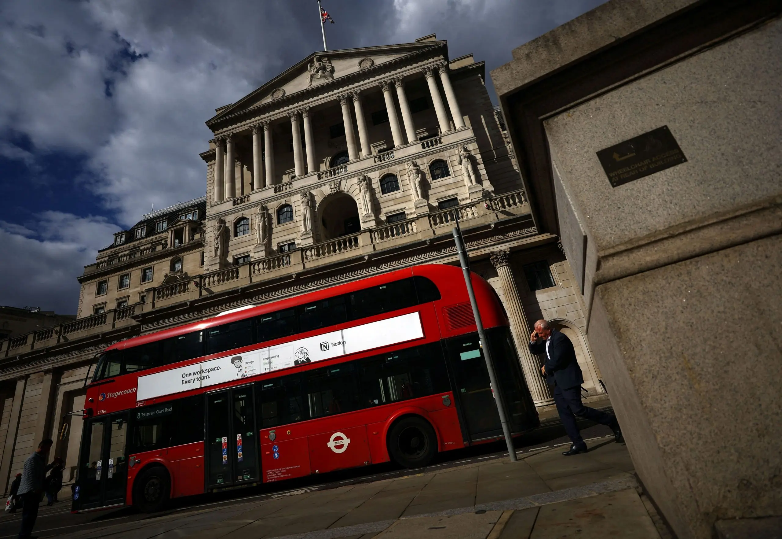 Στον στόχο 2% της BoE διατηρήθηκε ο πληθωρισμός στη Βρετανία