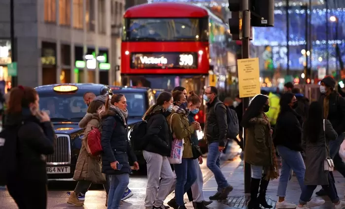 5.000 στερλίνες πρόστιμο σε Βρετανούς που προσπαθούν να φύγουν στο εξωτερικό