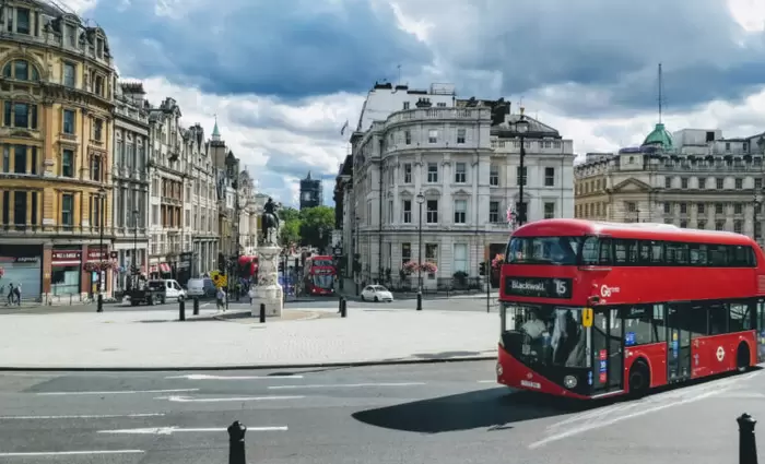 Βρετανία: Απειλές «τεχνολογικής» εξόδου πριν τον προϋπολογισμό