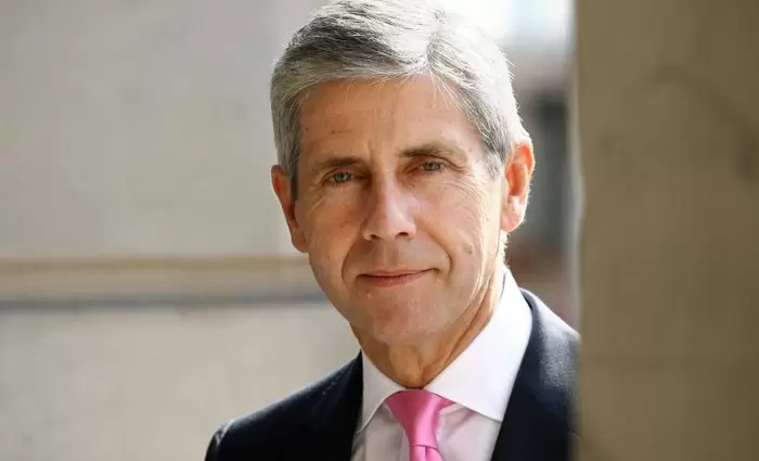 Lord Stuard Rose: Ο πελάτης πλέον είναι ο κυρίαρχος του σύμπαντος (vid)