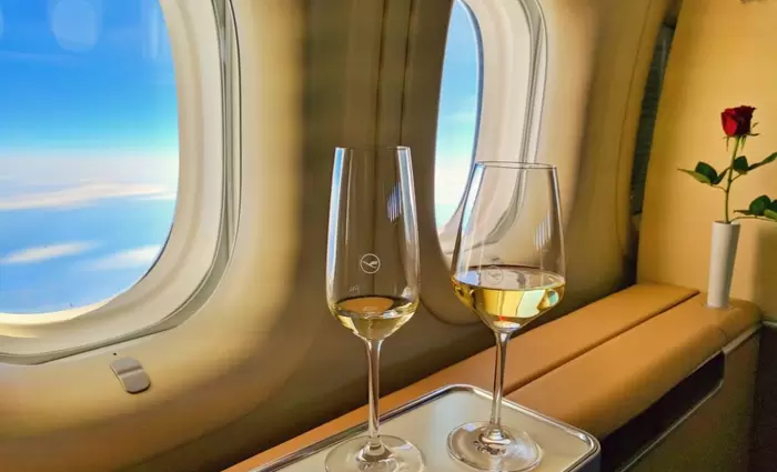 Influencer ταξιδεύει δωρεάν στην business class (video)