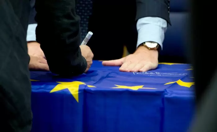 Ανακόπηκε τον Σεπτέμβριο η ανάπτυξη του επιχειρηματικού τομέα στην ευρωζώνη