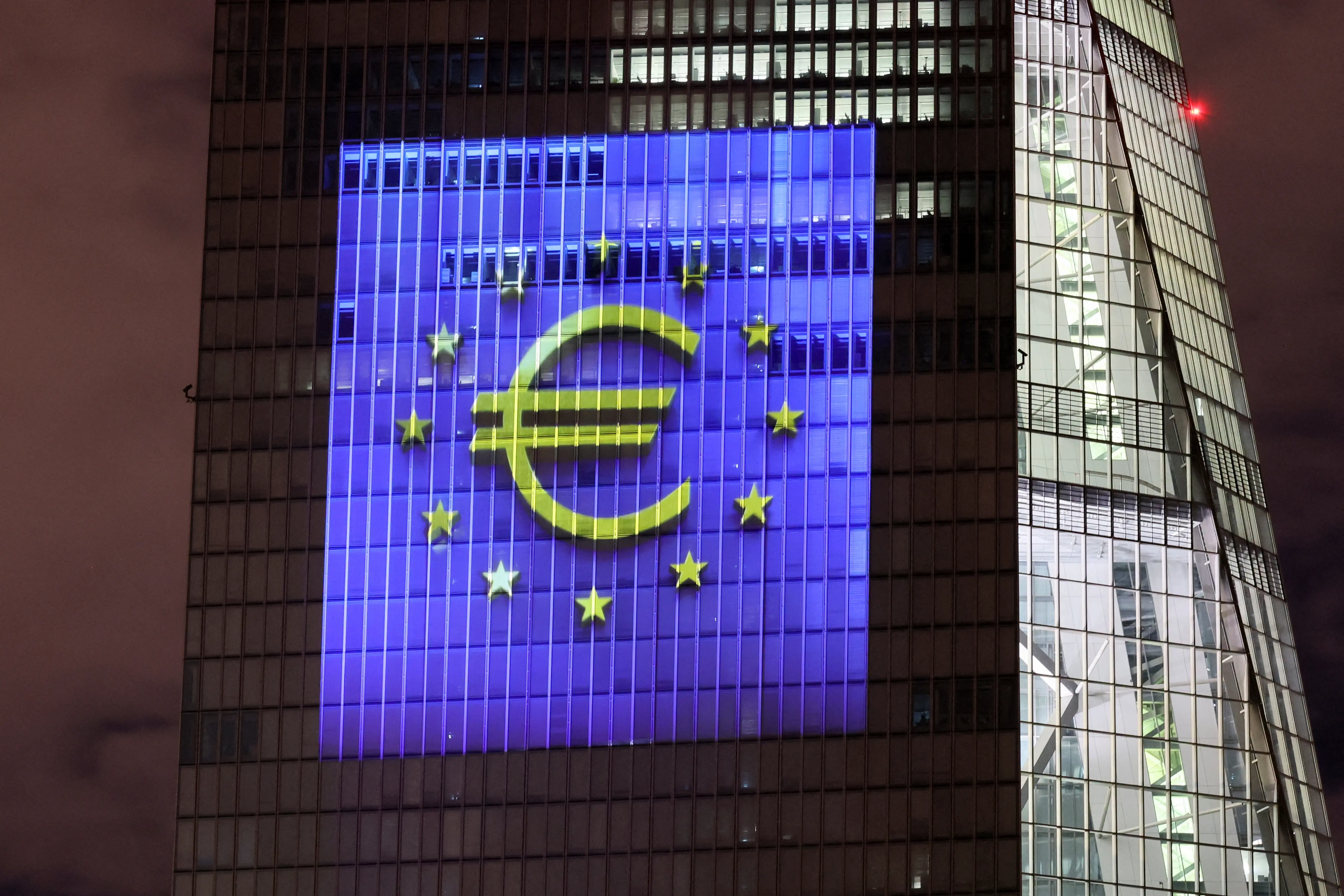 Η ΕΚΤ απαντά στην Ιταλία για το windfall tax στις τράπεζες
