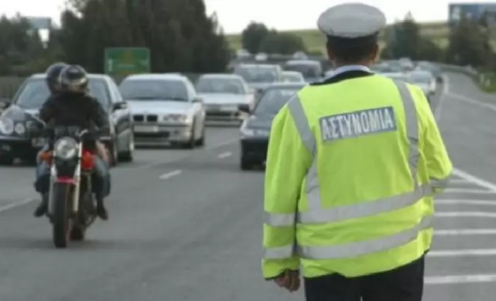 Τι γίνεται με τα προστίματα στους δρόμους από 1η Οκτωβρίου