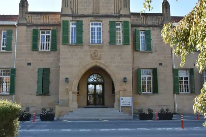 English School και ενίσχυση πατατοπαραγωγών στην ατζέντα του Υπουργικού