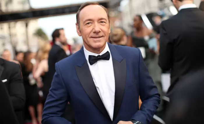 Kevin Spacey Live στη Λεμεσό: Μία μοναδική βραδιά γεμάτη μουσική και ιστορίες