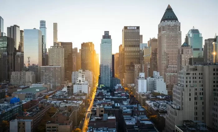 Μανχάταν: Απροσδόκητη ανάκαμψη στην αγορά ακινήτων – Αύξηση 12,2% στις πωλήσεις διαμερισμάτων