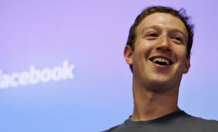 Εκτοξεύθηκαν οι χρήστες και τα κέρδη του Facebook το 2020