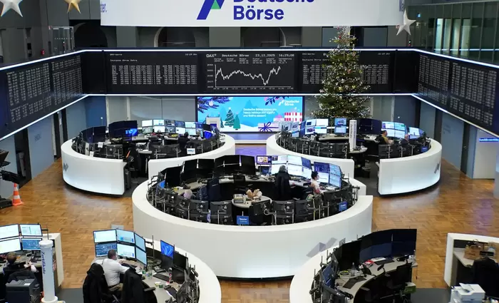 Οριακές μεταβολές στις ευρωαγορές – Υποχωρούν οι αμυντικές μετοχές στον απόηχο των ειρηνευτικών συνομιλιών