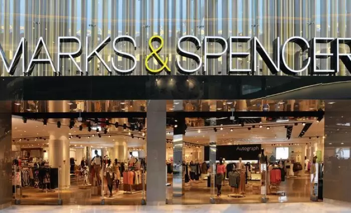 Marks & Spencer: Ζητεί βοηθό διευθυντή με 14ο μισθό