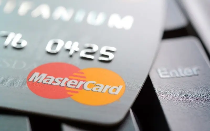 Mastercard: Οι συνήθειες των Κύπριων καταναλωτών την Ημέρα του Αγίου Βαλεντίνου 