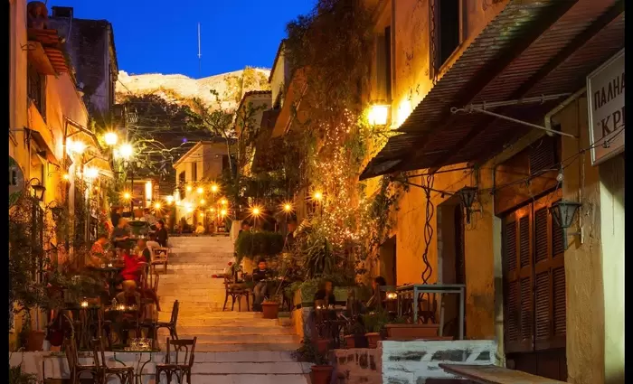 Λίγα και ακριβά τα νεόδμητα ακίνητα στην Αττική