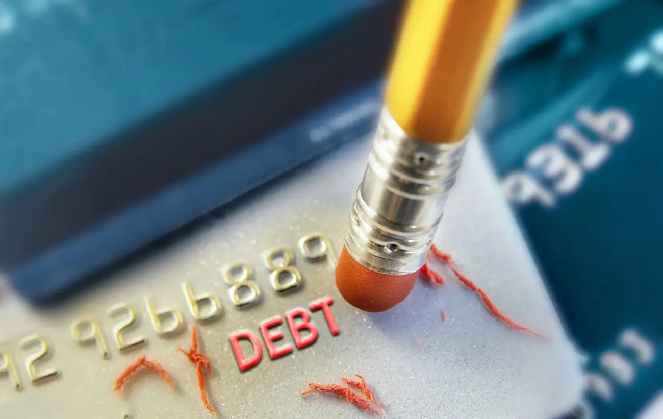 Αποκαλύψεων συνέχεια για τα ΜΕΔ πολιτικά εκτεθειμένων προσώπων