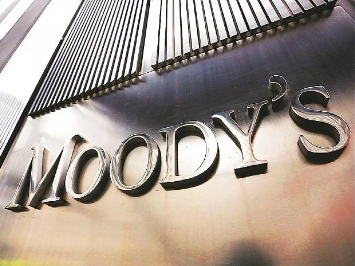 Οι Moody's αξιολογούν θετικά τους διαχειριστές κόκκινων δανείων στην Ελλάδα