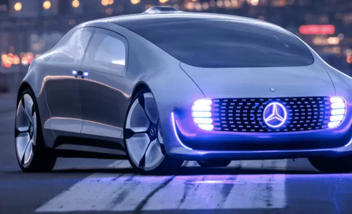 Mercedes: Ένα στα δύο αυτοκίνητα θα είναι ηλεκτροκίνητα το 2030