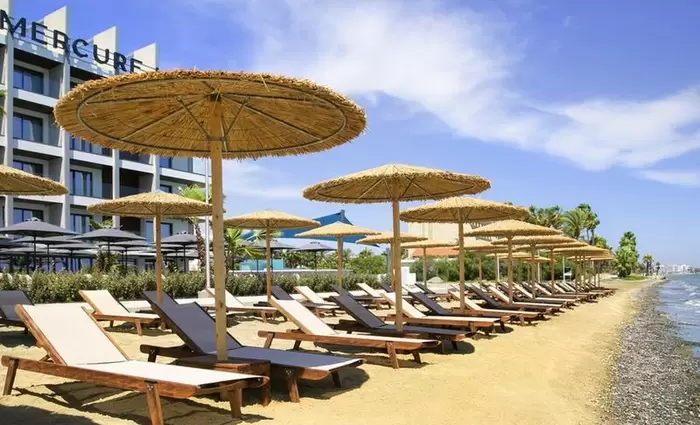 Mercure Larnaca Beach: Το πιο κοντινό ξενοδοχείο σε παραλία της Κύπρου