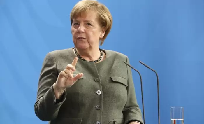 Μέρκελ: Σέβομαι την απόφαση της Τερέζα Μέι να παραιτηθεί