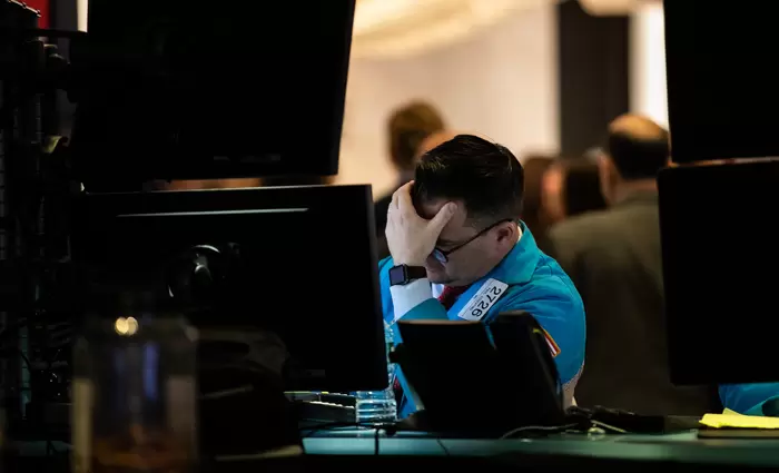 Νέο κραχ σαρώνει την Wall Street - Βουτιά κάνουν οι μετοχές