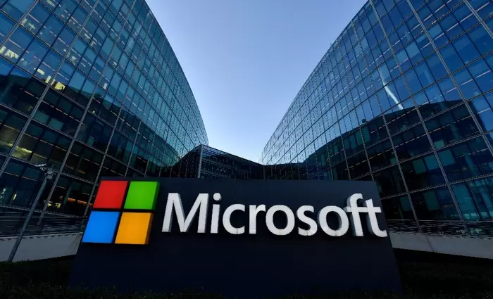 Microsoft: Θα δαπανήσει $80 δισ. σε data centers με τεχνολογία AI