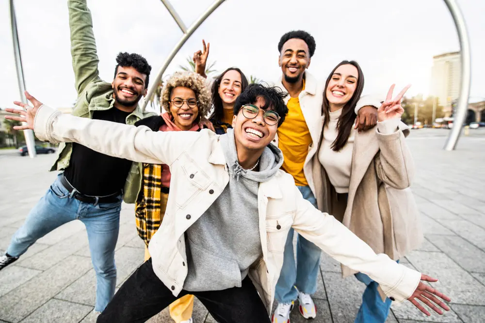 Γιατί οι millennials χρειάζονται μεγαλύτερο εισόδημα από τις άλλες γενιές