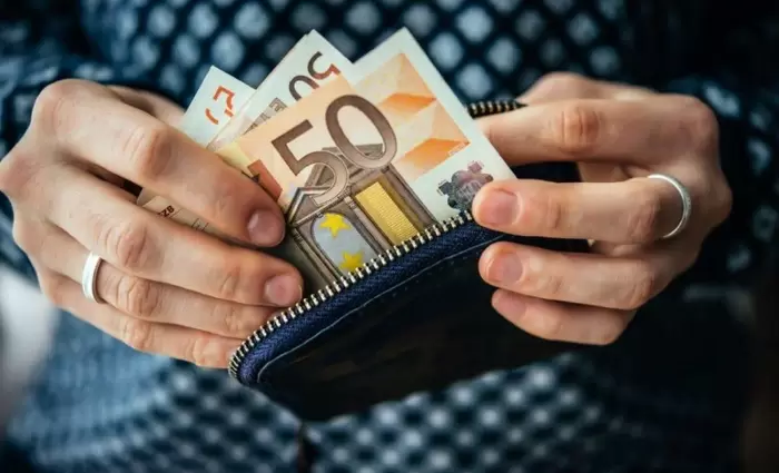 Πρόβλεψη ΕΚΤ: Αύξηση των μισθών στην ευρωζώνη το β’ εξάμηνο του 2026