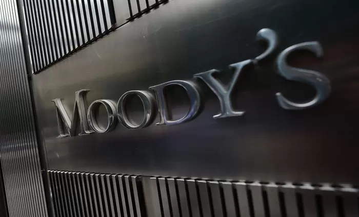 Αναβάθμισε σε θετικές τις προοπτικές ο οίκος Moody's