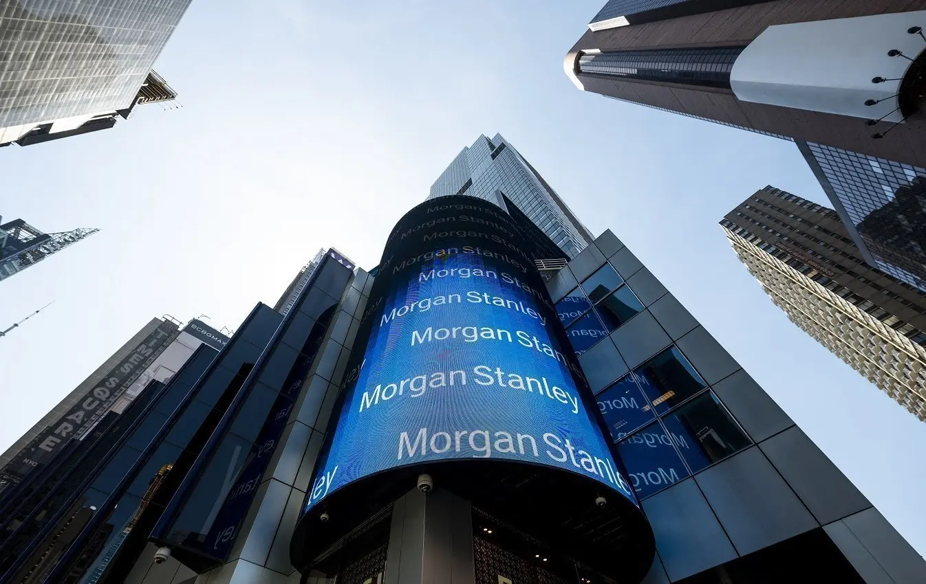 Morgan Stanley: Στο μικροσκόπιο για ξέπλυμα χρήματος – Αντιμέτωπη με πιθανό πρόστιμο