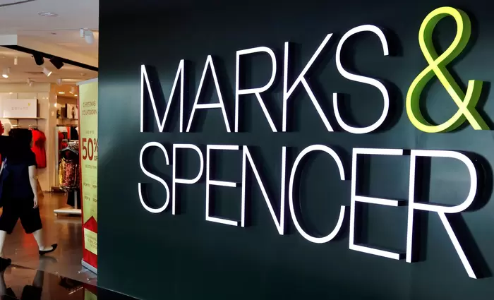 Βρετανία: H Marks & Spencer αυξάνει τους μισθούς των υπαλλήλων για 2η φορά το 2022