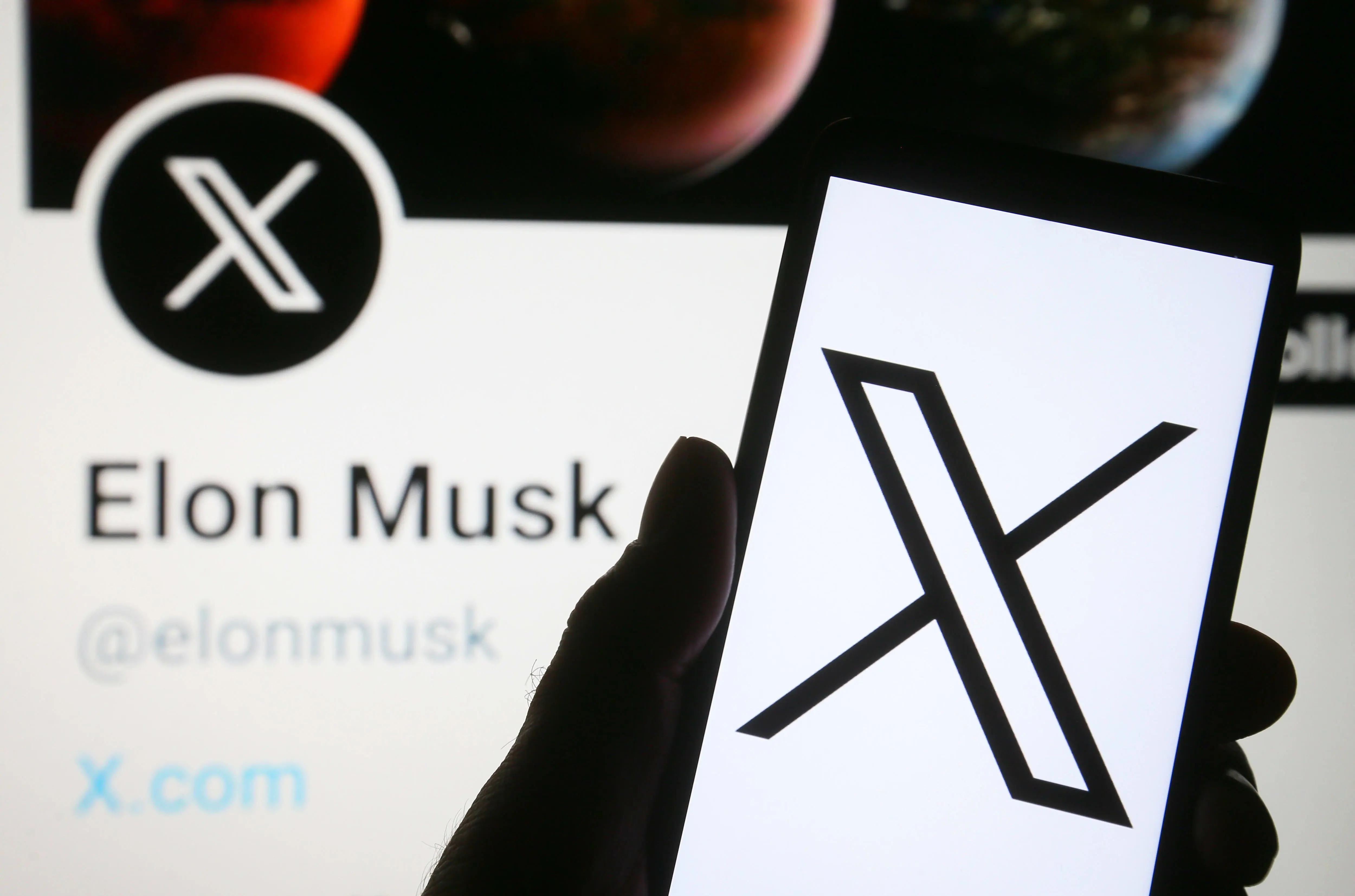 X υπό τον Έλον Μασκ: Έσοδα σε άνοδο αλλά ζημιές 577 εκατ. δολαρίων από την αναδιάρθρωση