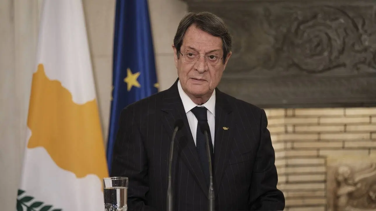 Υπέγραψε αναστολή εκποιήσεων και πάει Ανώτατο για ΦΠΑ