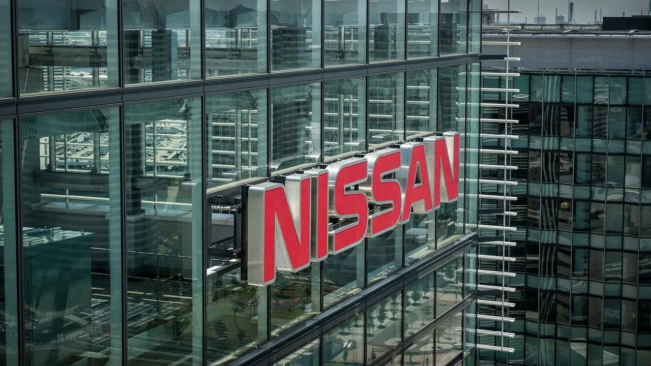 Nissan: Παρατείνει το κλείσιμο των εργοστασίων της σε ΗΒ και Ισπανία