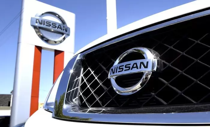 Η Nissan μειώνει την παραγωγή αυτοκινήτων κατά 30%