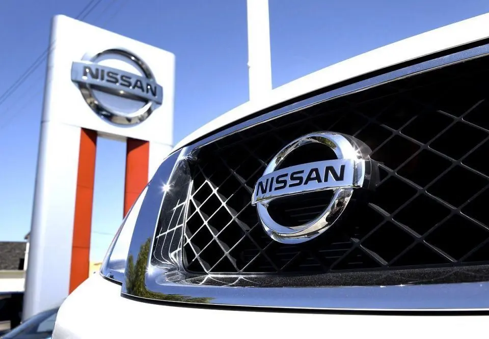Η Nissan μειώνει την παραγωγή αυτοκινήτων κατά 30%