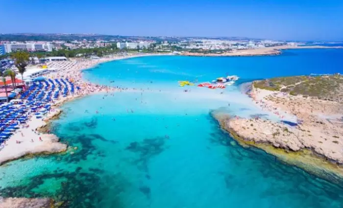 Μια από τις κορυφαίες παραλίες του κόσμου είναι κυπριακή