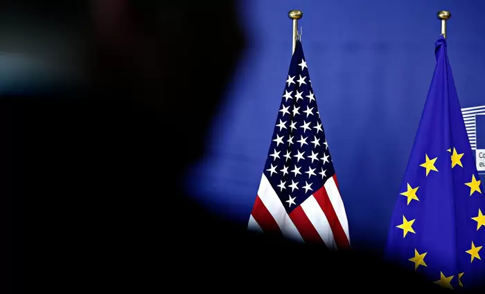 Ευρωκοινοβούλιο: Έβαλε στον «πάγο» μέχρι νεωτέρας την εμπορική συμφωνία με ΗΠΑ